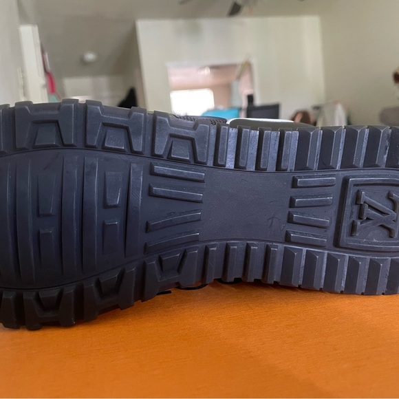 LV MULTICOLORED - Picture 3 of 5